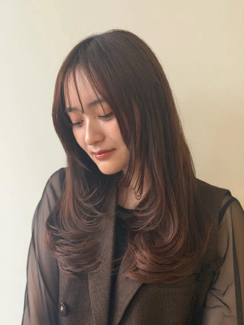 ロング カット 友成 星来のヘアスタイル