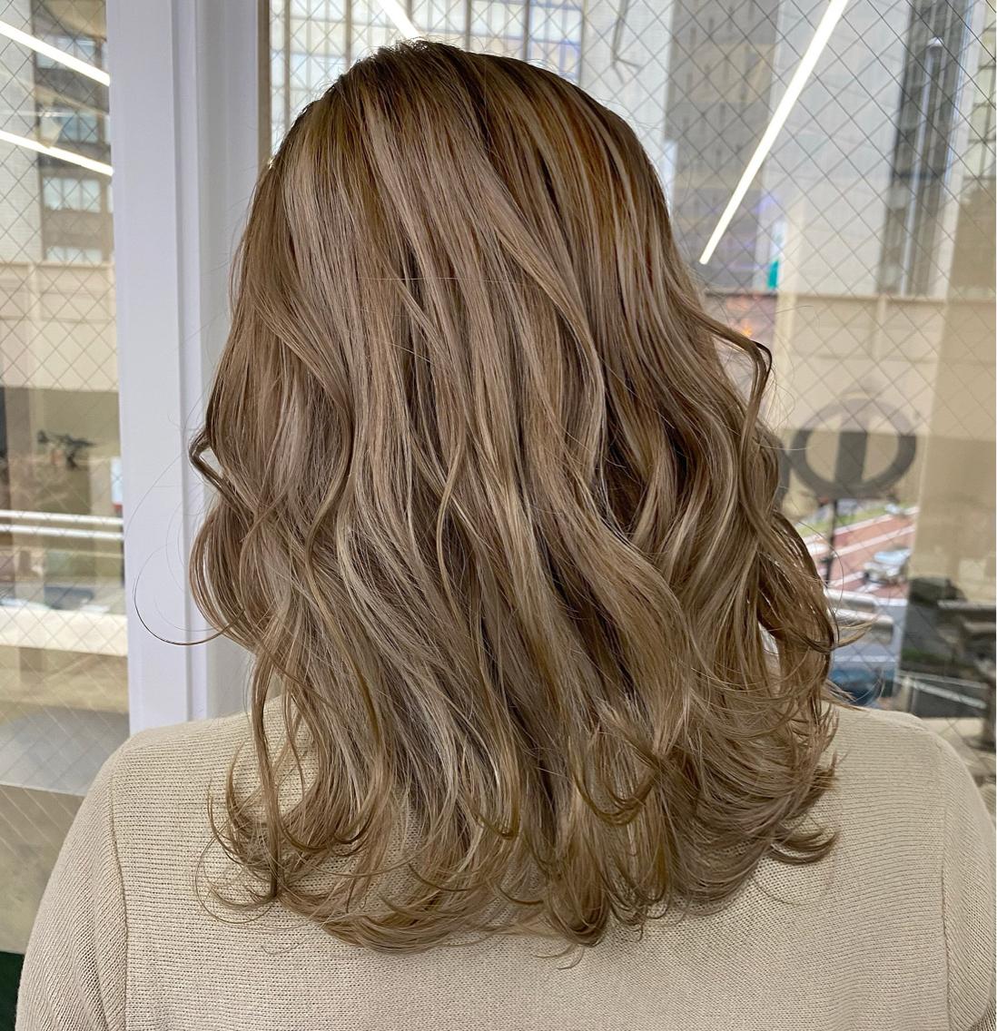 ミディアム カラー ヘアアレンジ プルエクステ 𝑾𝑨𝑲𝑨のヘアスタイル