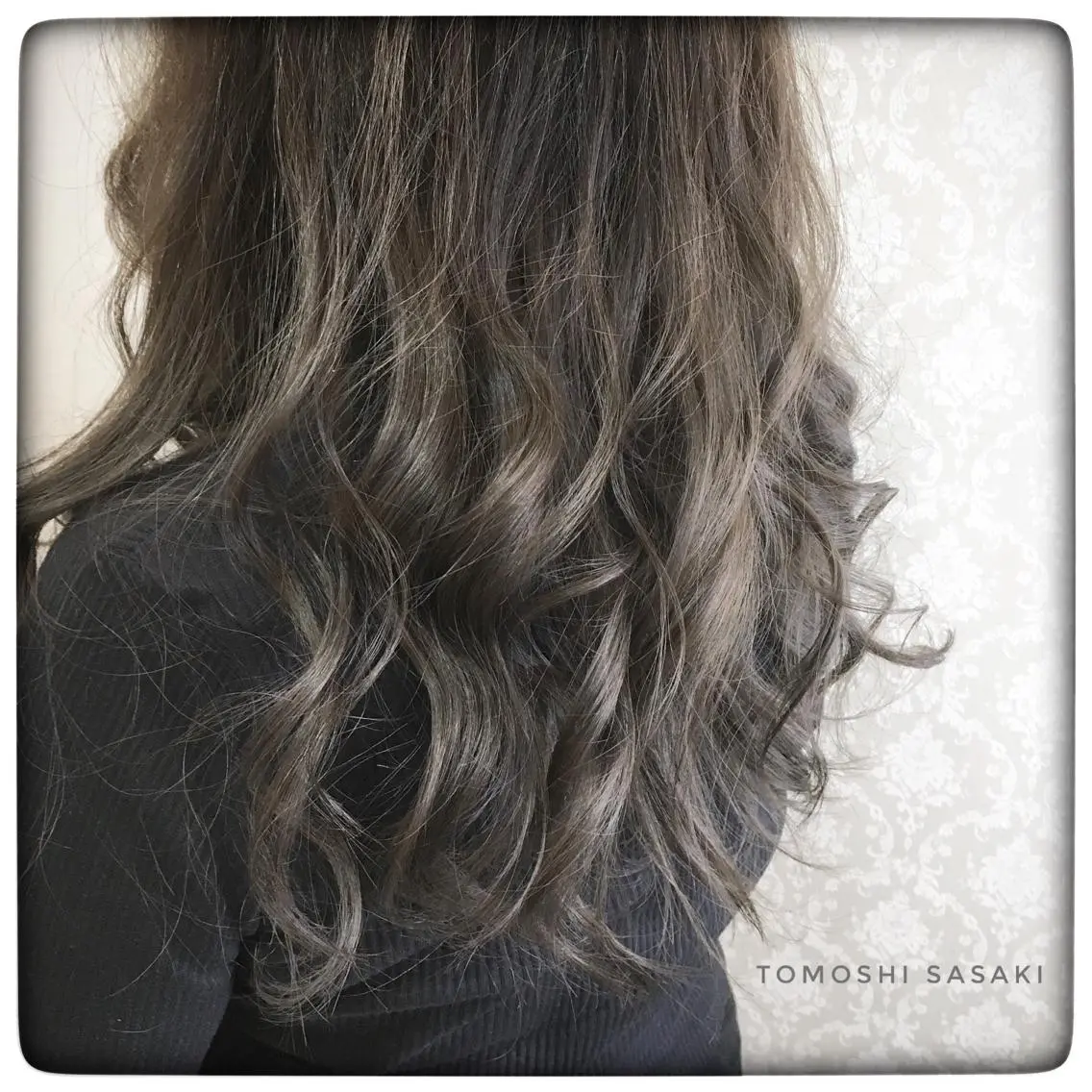 カラー ブリーチ グラデーションカラー ササキ トモシのヘアスタイル
