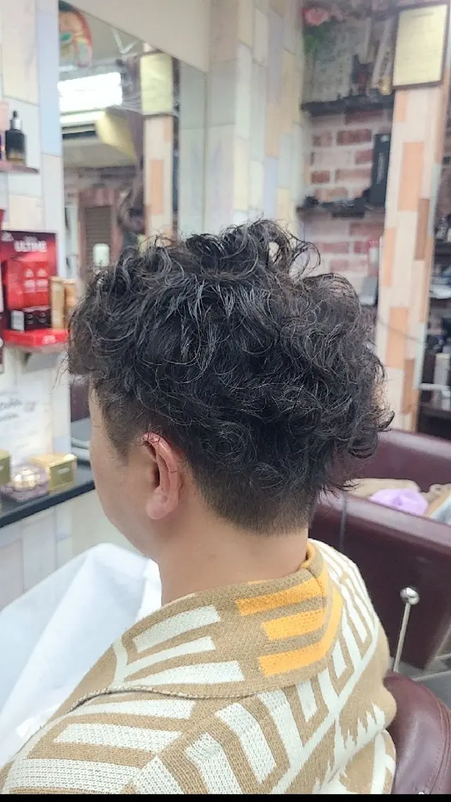 ミディアム ミディアムパーマ TAKA✂️メンズ ◎艶サラ髪✨のヘアスタイル