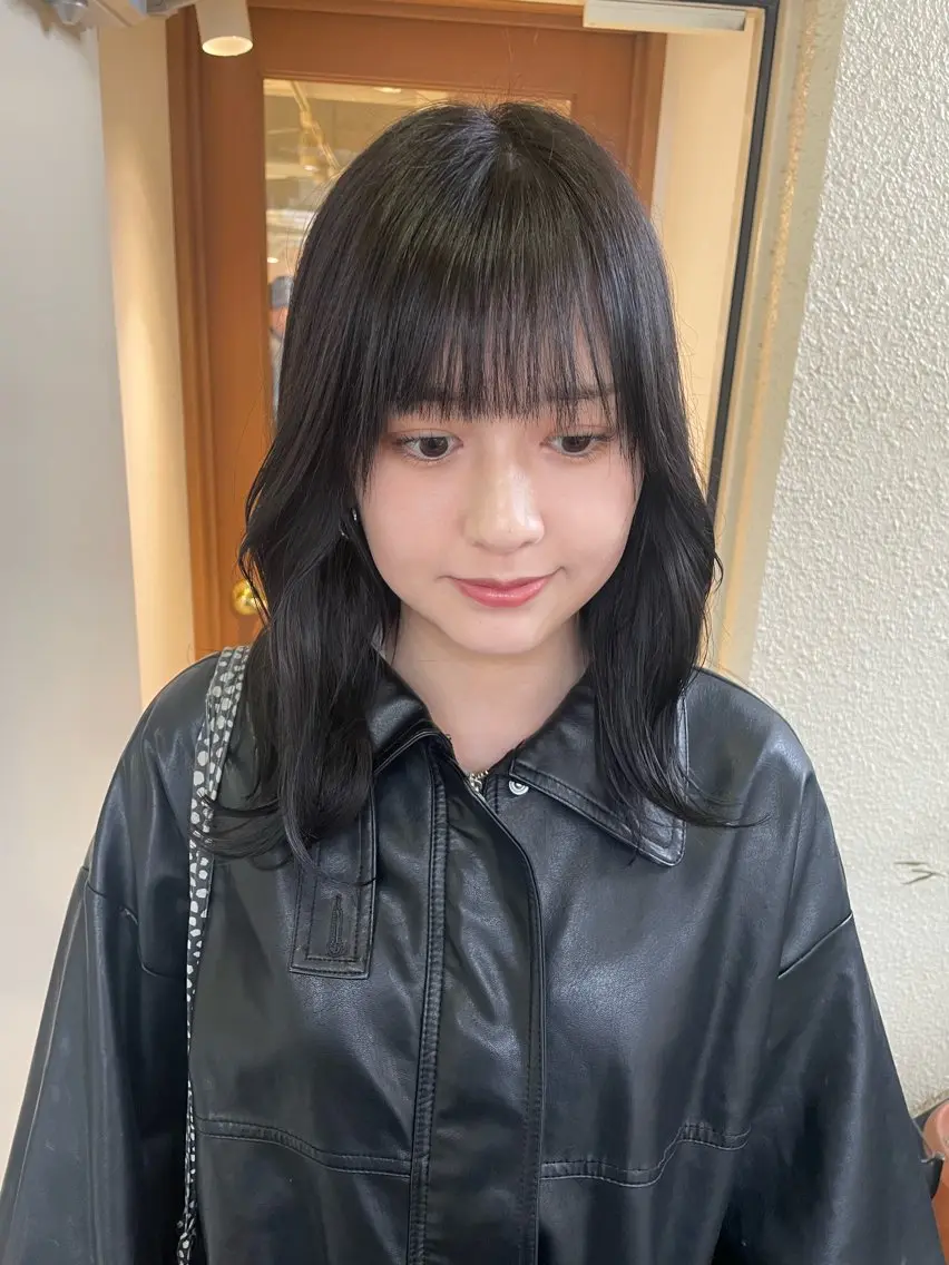 ミディアム カラー ダークグレー ダークグレージュ グレージュ ヘアカラー トリートメント mei|顔まわり ×透明感カラーのヘアスタイル