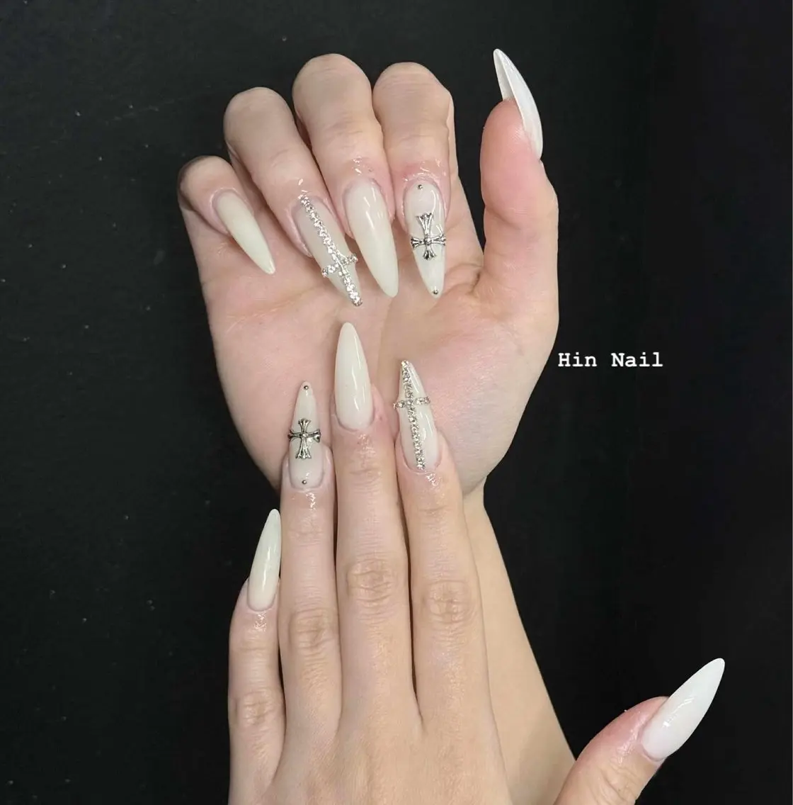 ネイル ハンドネイル HIN NAILのネイルデザイン