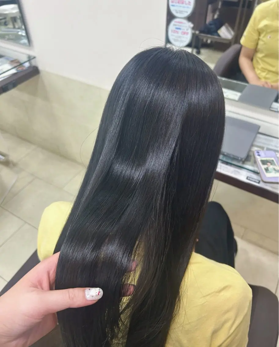 カラー 黒髪 ブルーカラー ブルーブラック ヘアカラー さ やかのヘアスタイル