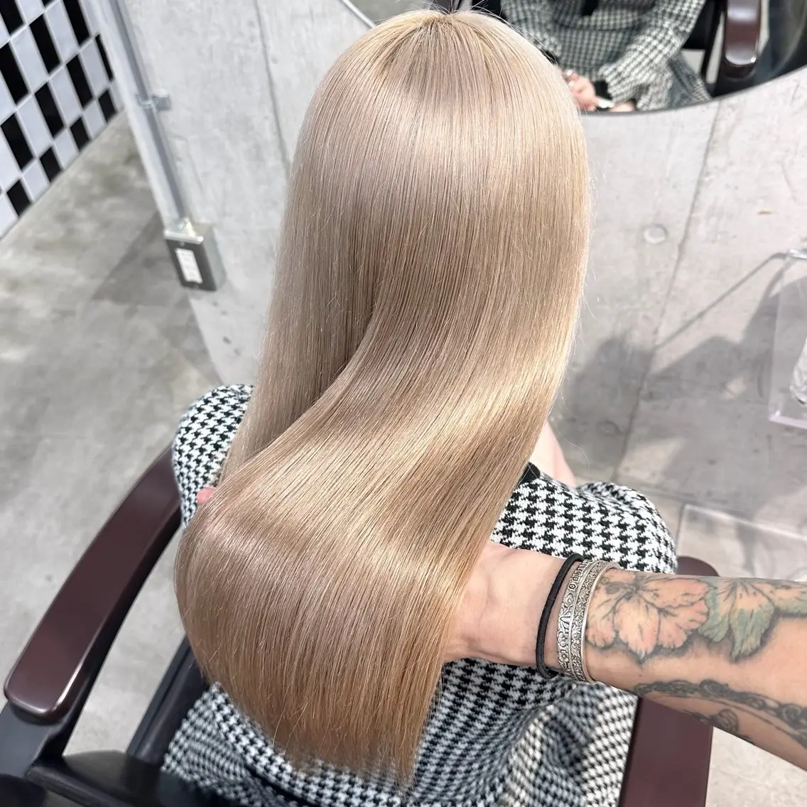 ロング カラー ヘアアレンジ ヘアカラー トリートメント TAKUMAブリーチ /デザインカラーのヘアスタイル
