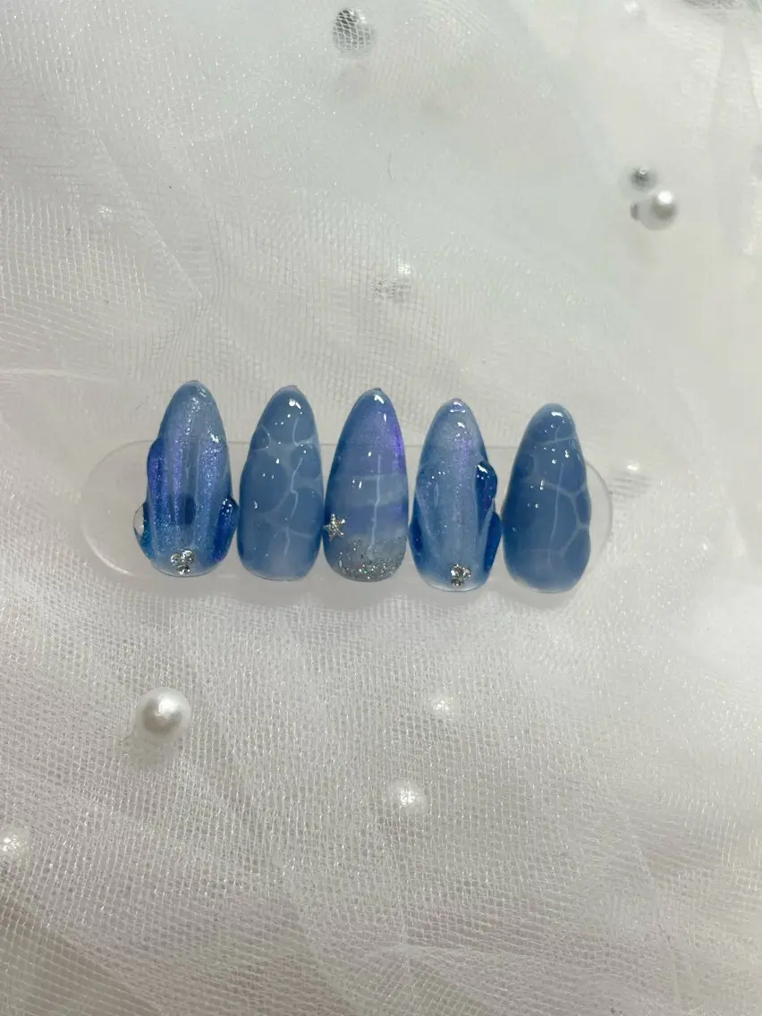 ネイル アートネイル ブルー マグネットネイル I-nail Moeのネイルデザイン
