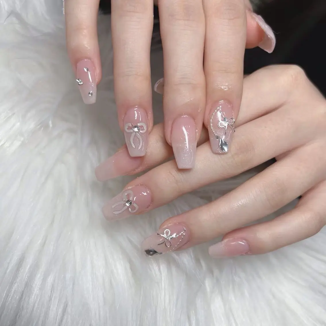 ミディアム ハンドネイル y's beauty京橋店のネイルデザイン