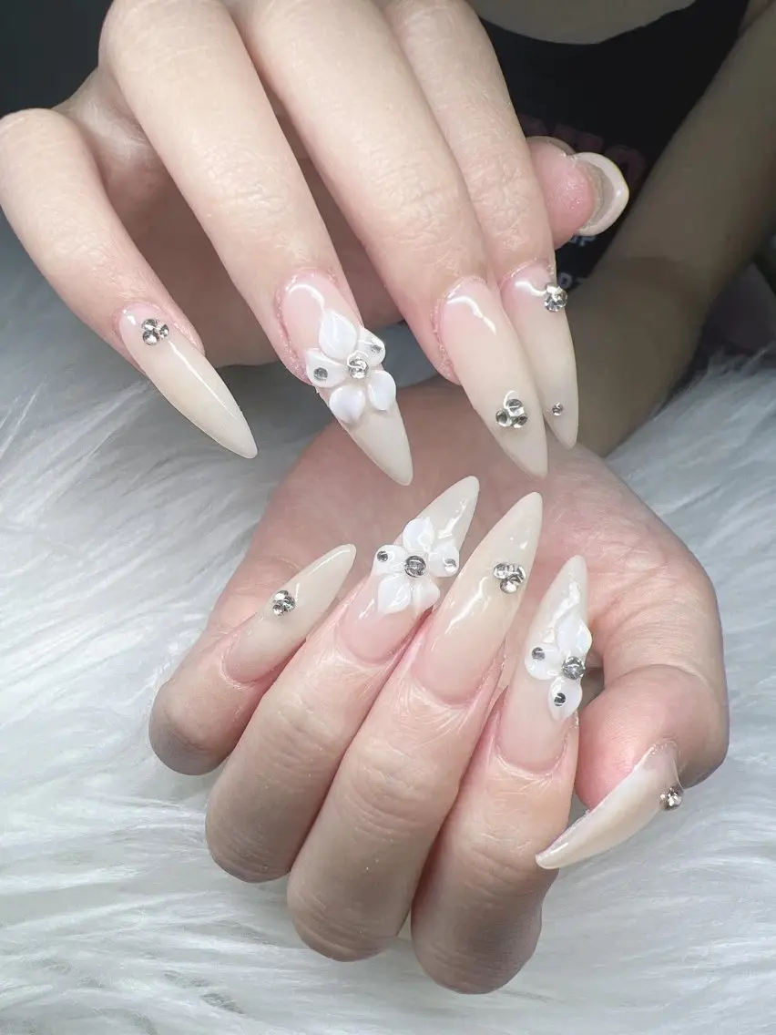 ネイル Lee Nailsのネイルデザイン