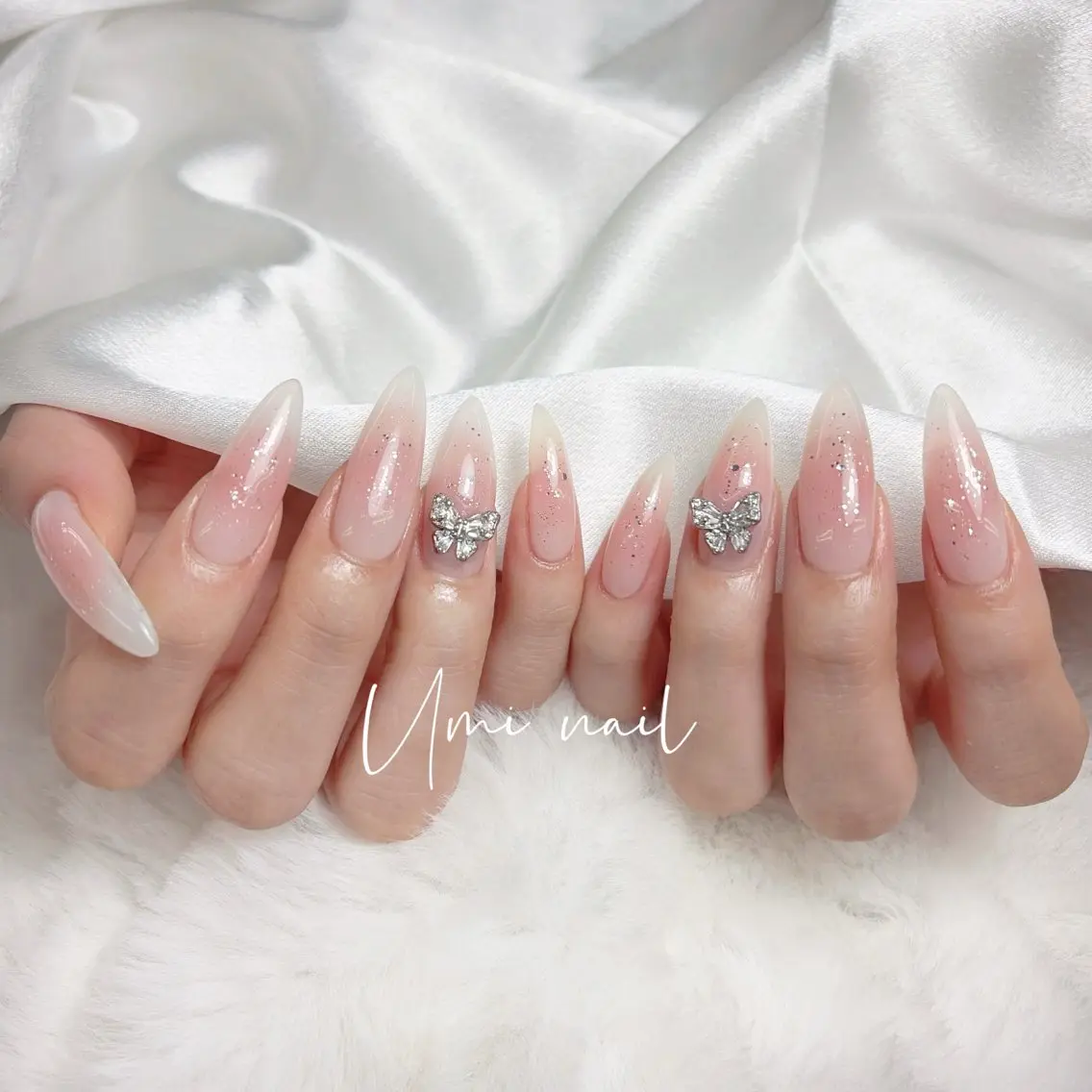 ネイル クリアネイル 成人式 長さ出し フラッシュネイル フットネイル Umi.せい 🫧のネイルデザイン