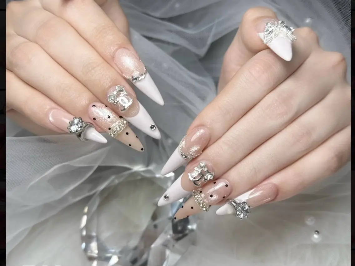 ネイル 長さ出し ジェルネイル 韓国ネイル マグネットネイル 持ち込み ハンドネイル SHE NAILのネイルデザイン