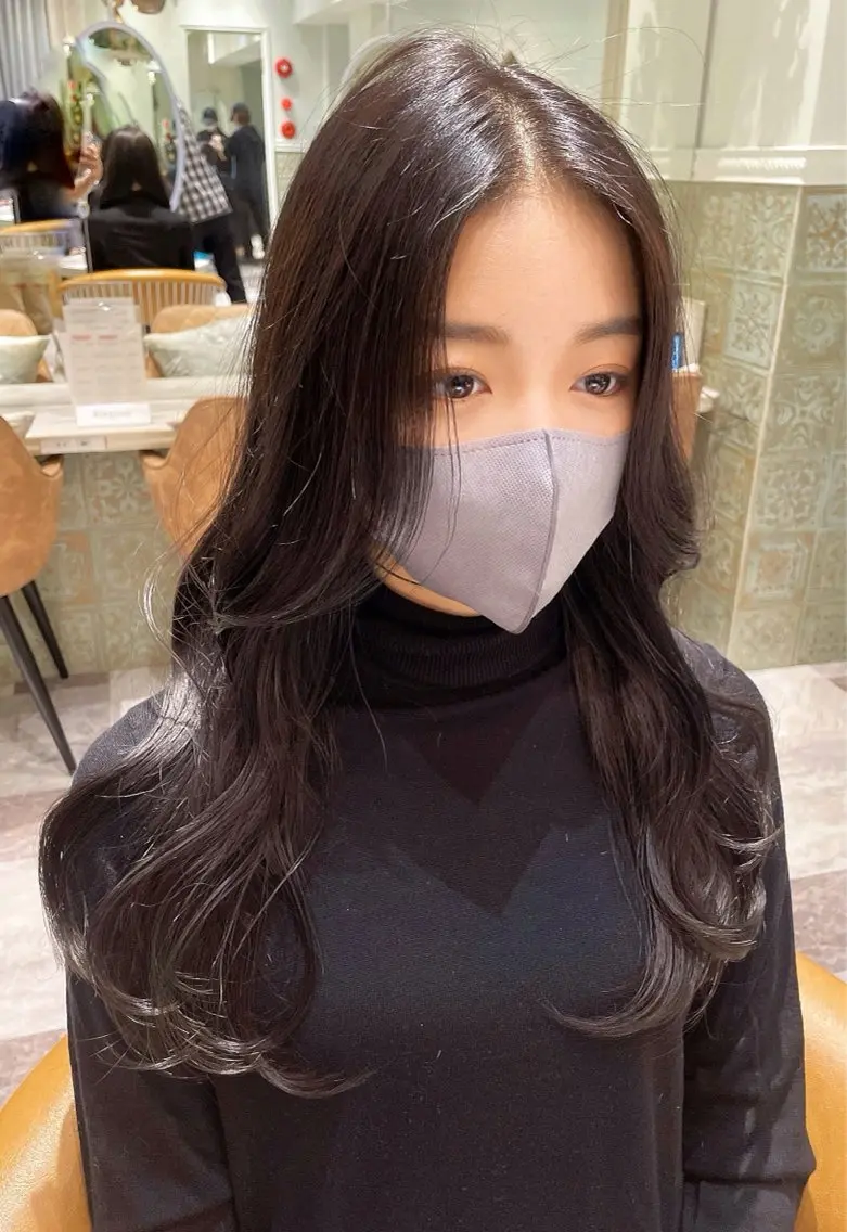 ロング カラー ベージュカラー 黒髪 ブリーチ ブルーカラー ブルーブラック カット ヘアカラー トリートメント 木屋元一/透明感 /前髪/レイヤーのヘアスタイル