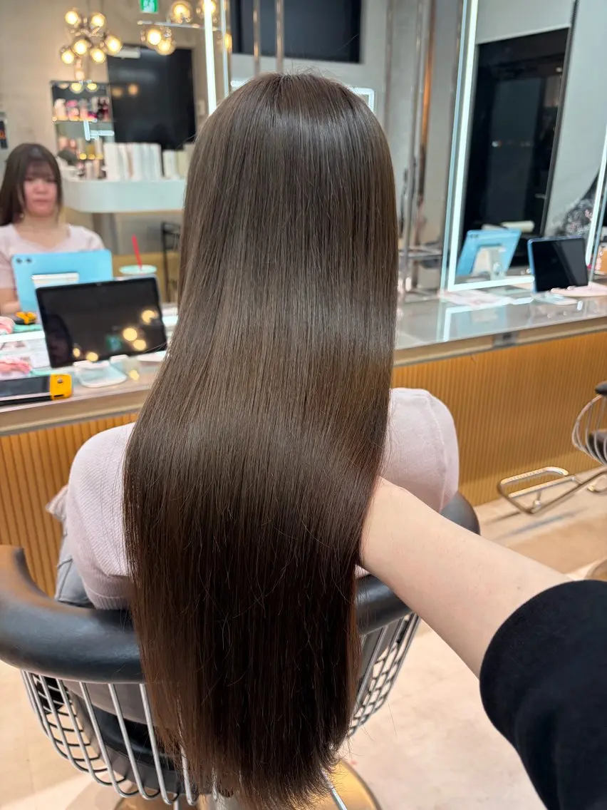 ロング カラー ヘアアレンジ ベージュカラー ブリーチ 透明感カラー ブリーチなしカラー 髪質改善 【博多髪質改善】 吉村　清志のヘアスタイル