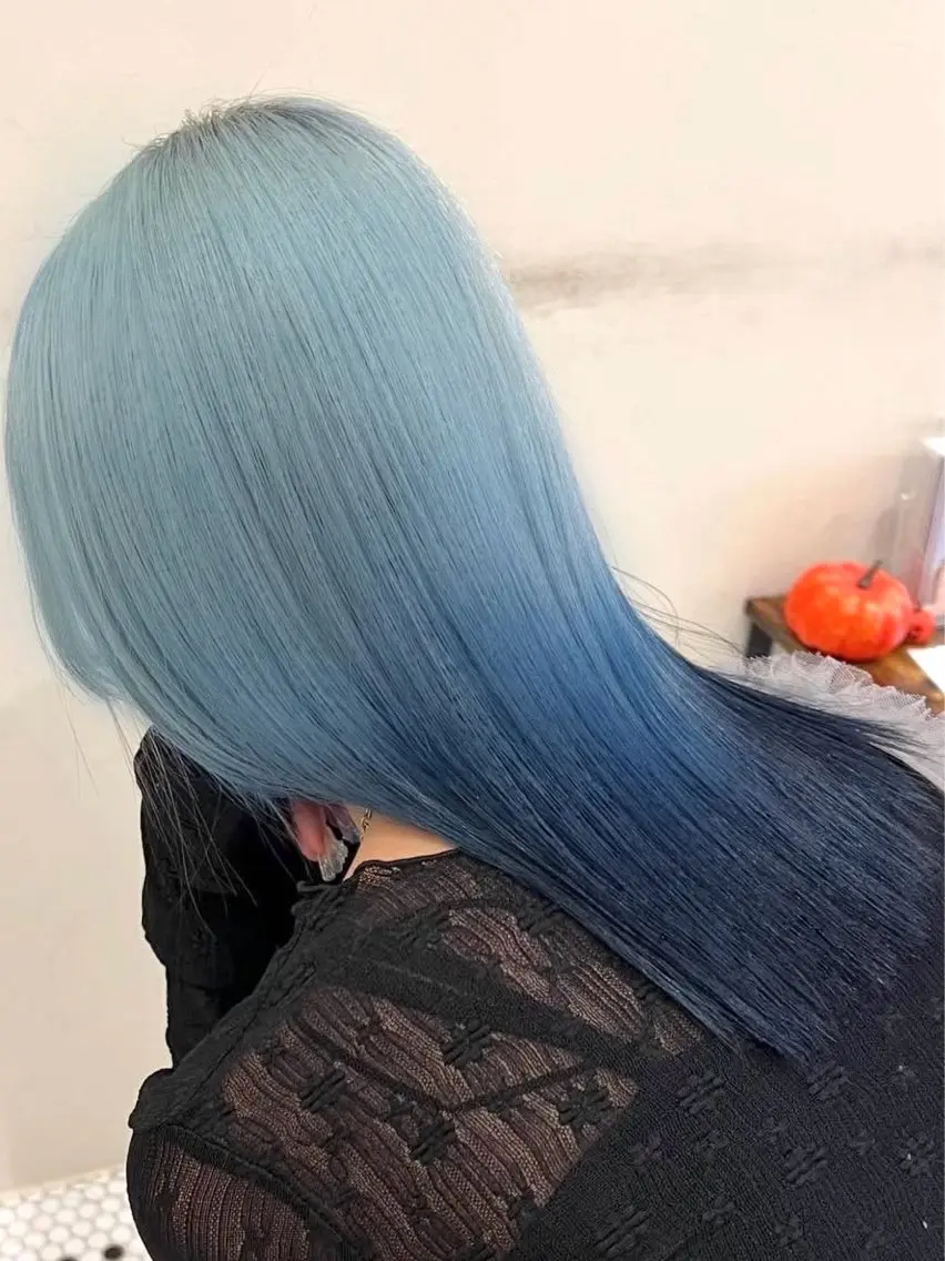 ロング カラー ブリーチ ケアブリーチ デザインカラー グラデーションカラー ネイビーカラー カット ヘアカラー トリートメント 抜きっぱなしブロンド /ハイトーン/カナタのヘアスタイル