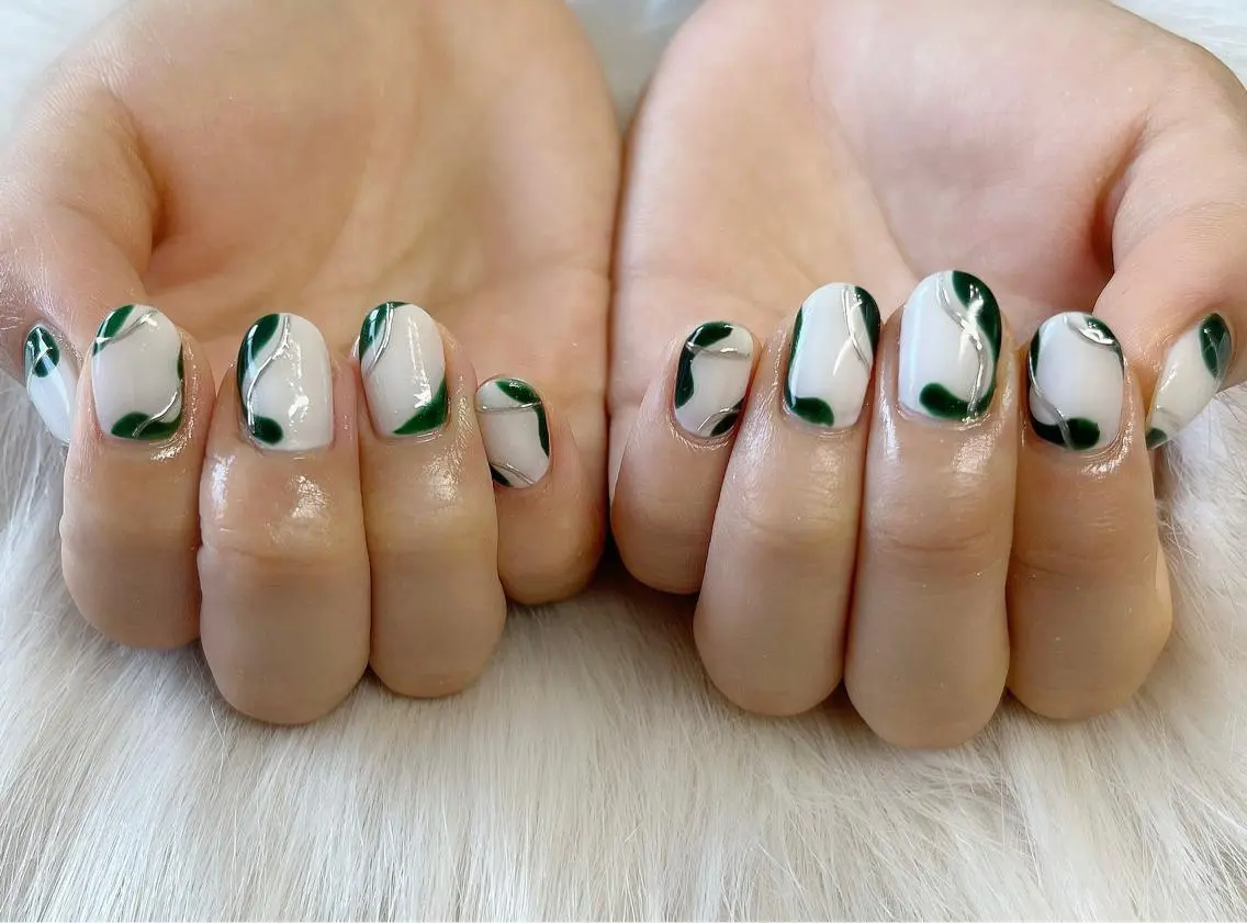 ネイル アートネイル ミラーネイル Nail Salon Momoのネイルデザイン