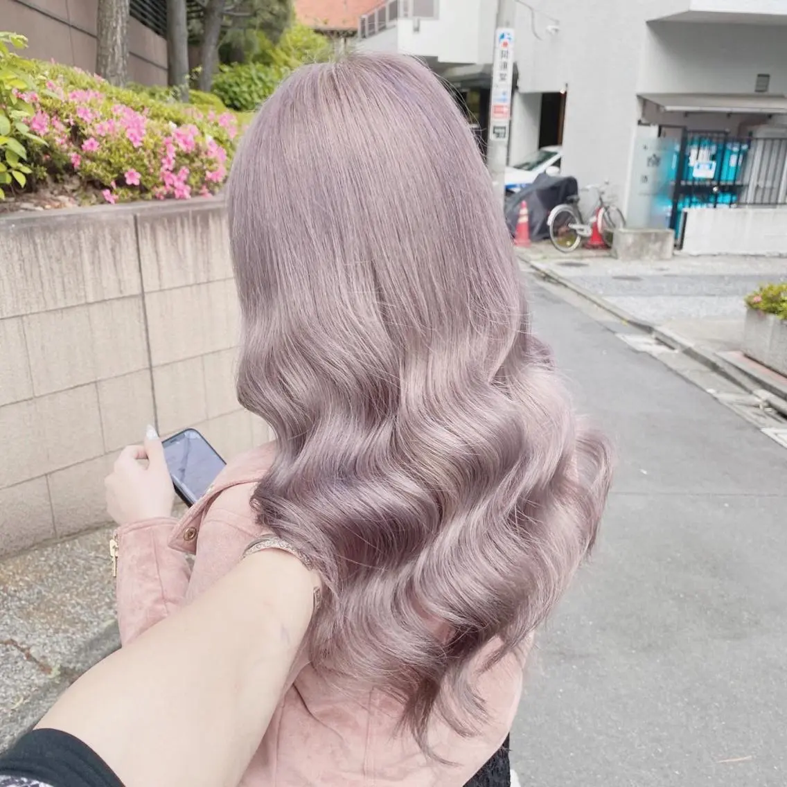 セミロング カラー ヘアアレンジ アッシュ アッシュグレー アッシュグレージュ バレイヤージュ ミストバング ヘアカラー トリートメント TAKUMAブリーチ /切りっぱなし🪽のヘアスタイル