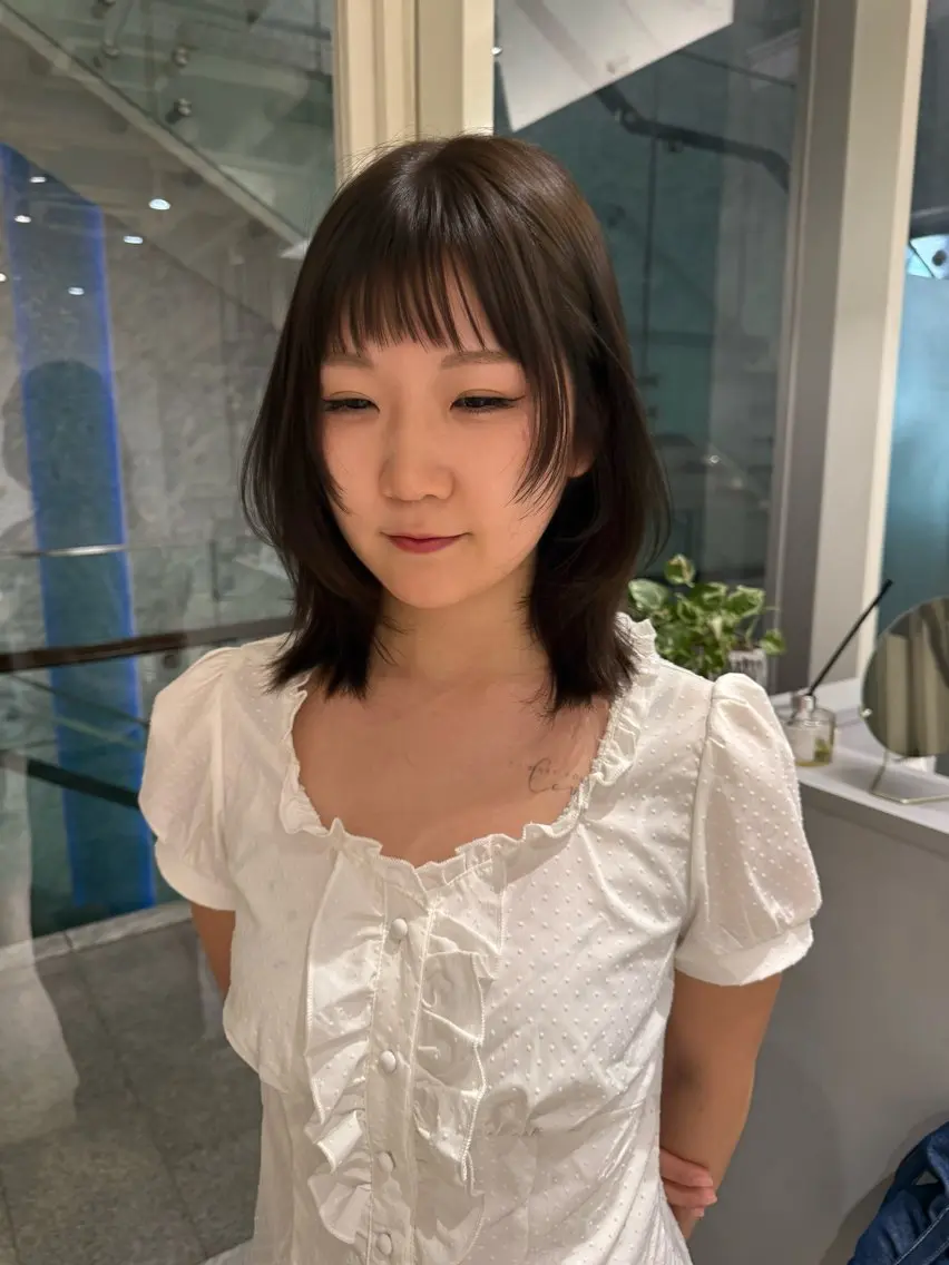 ミディアム カット ヘアカラー 表参道SHEA Am iのヘアスタイル