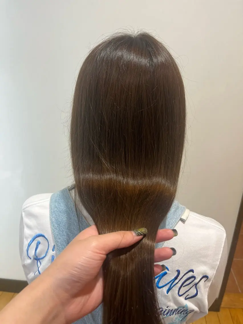 ロング カラー ベージュカラー オリーブベージュ 水野 真伽のヘアスタイル