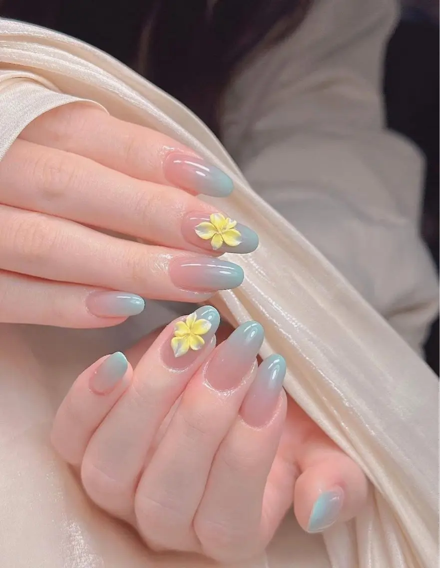 🎀カラーグラデーション/フレンチ/チーク(ベース色付き💅)の写真