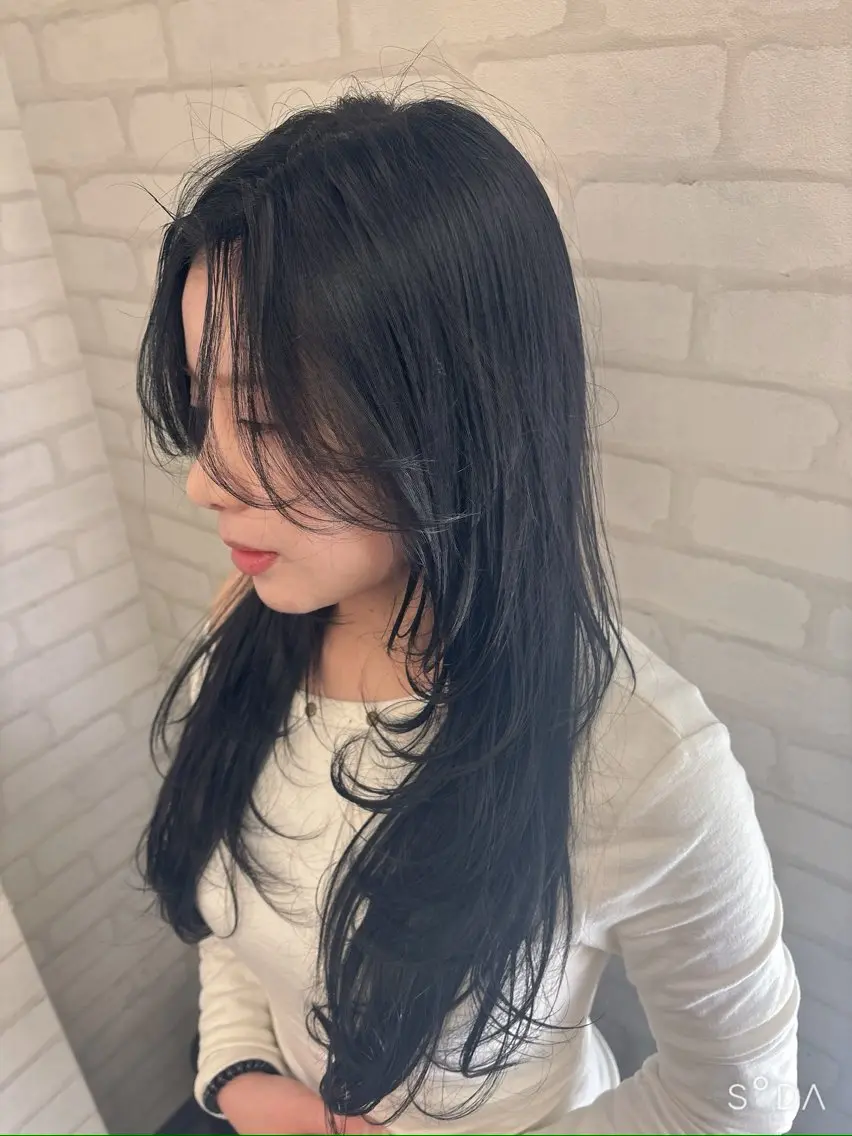 ロング カラー 透明感カラー グレージュ ハッシュカット ロング カット ヘアカラー トリートメント 上窪 創貴のヘアスタイル
