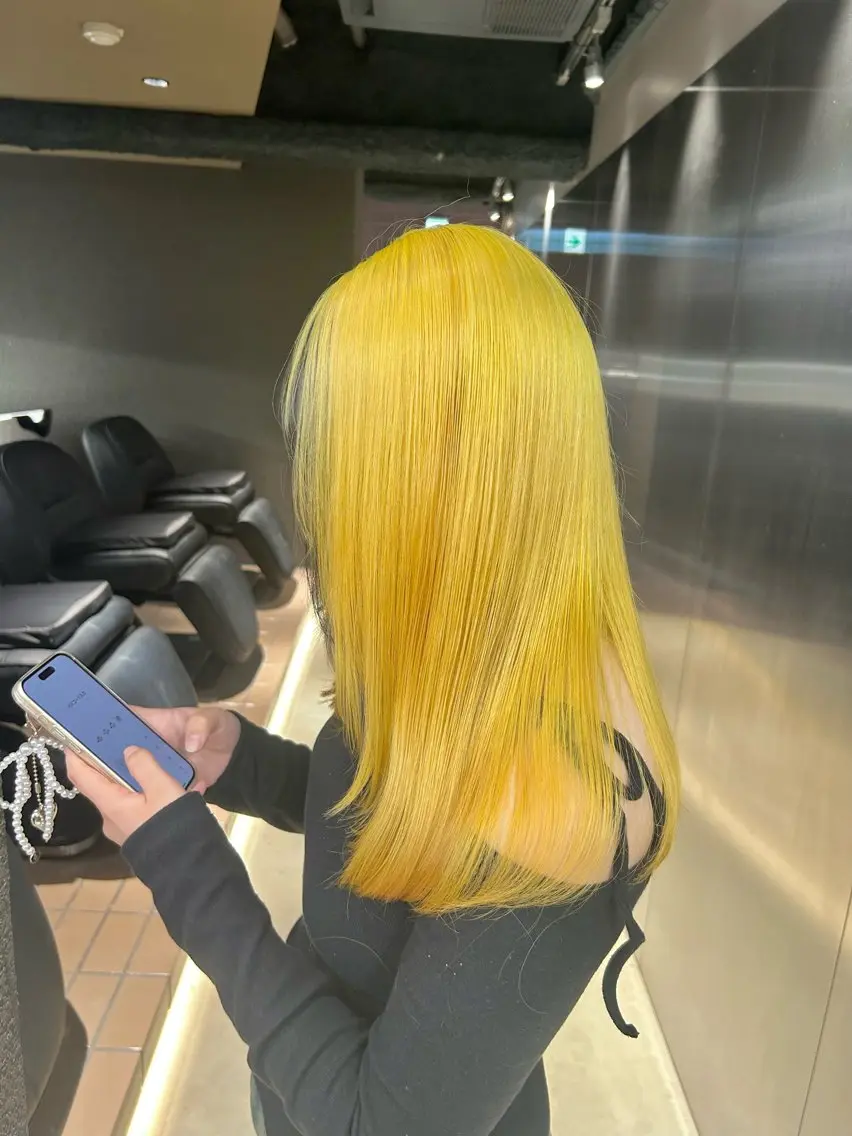 ロング カラー ブリーチ イエローカラー ✅ケアブリーチ✅ トヨオカ ノブヒデのヘアスタイル
