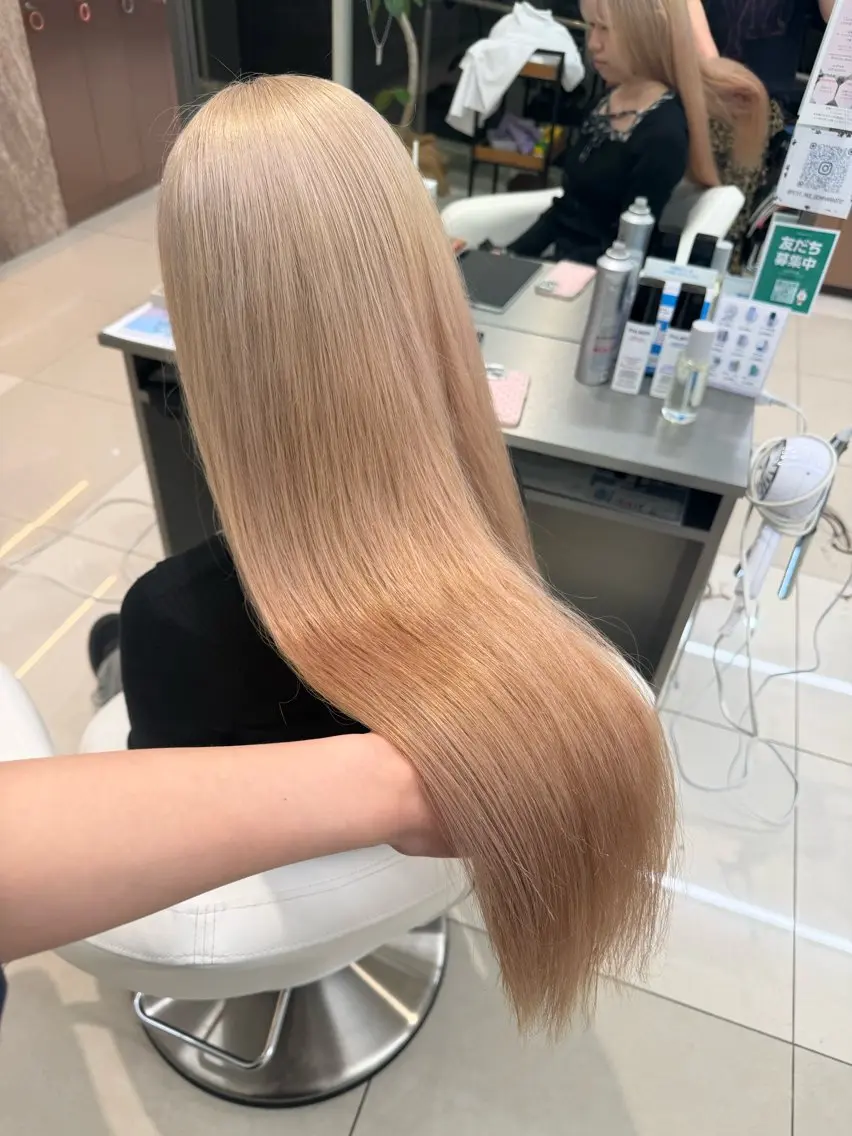 ロング 水戸/ブリーチカラー 中山りくのヘアスタイル