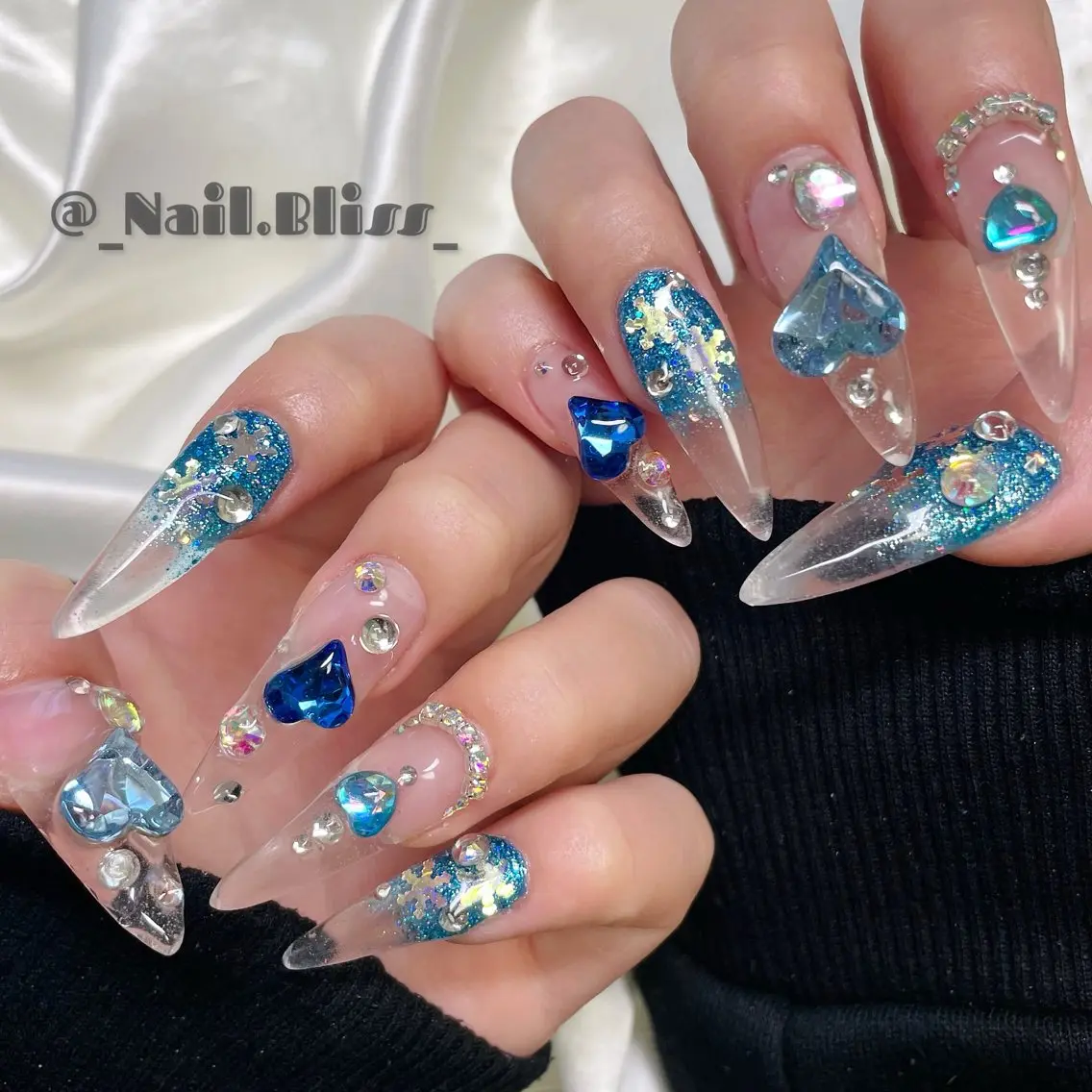 ネイル クリアネイル ハート ハンドネイル NAIL BLISSのネイルデザイン