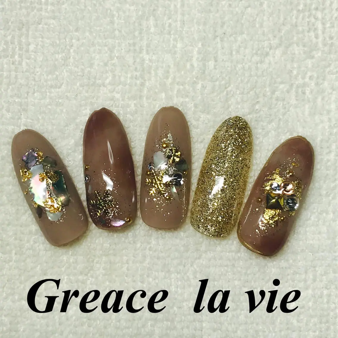 セミロング カラー パーマ キッズ ネイル マツエク・マツパ ネイルチップ Greace  la vieのネイルデザイン