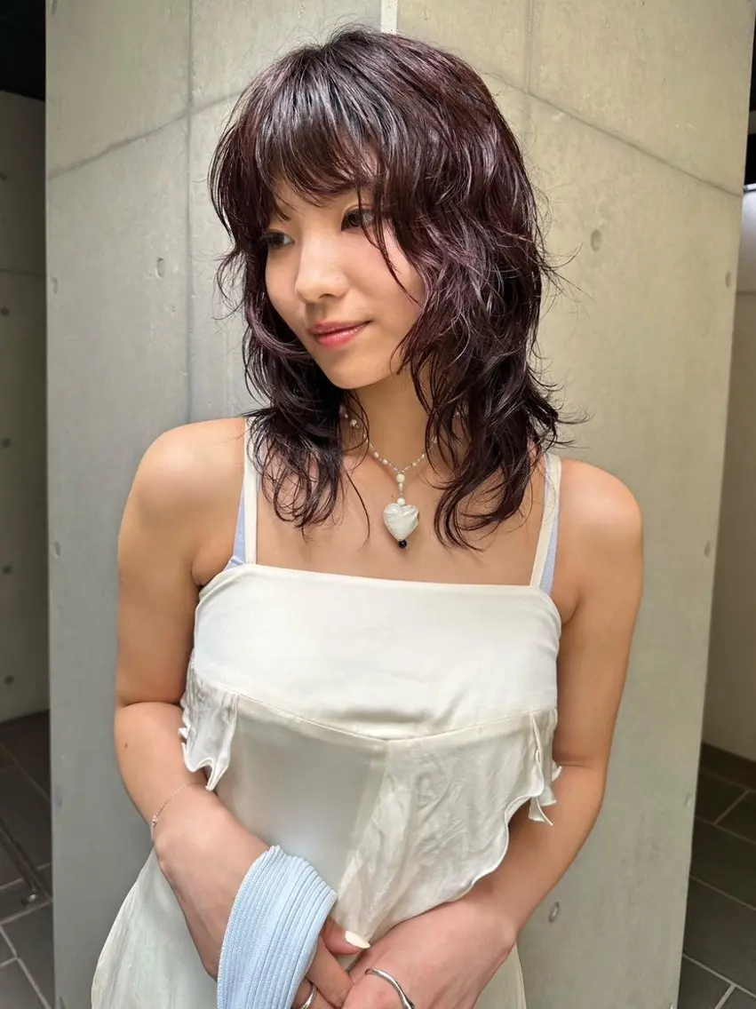 ミディアム カラー パーマ 似合わせウルフ/ レイヤー/山本祐輔のヘアスタイル