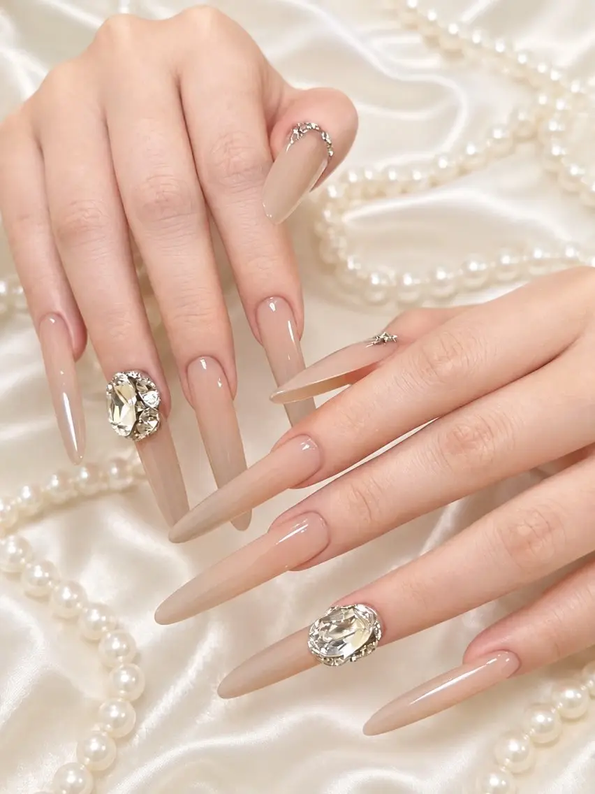 ネイル アートネイル オーロラネイル ボルドー チークネイル フレンチネイル ハンドネイル Sakura Nail Salonのネイルデザイン