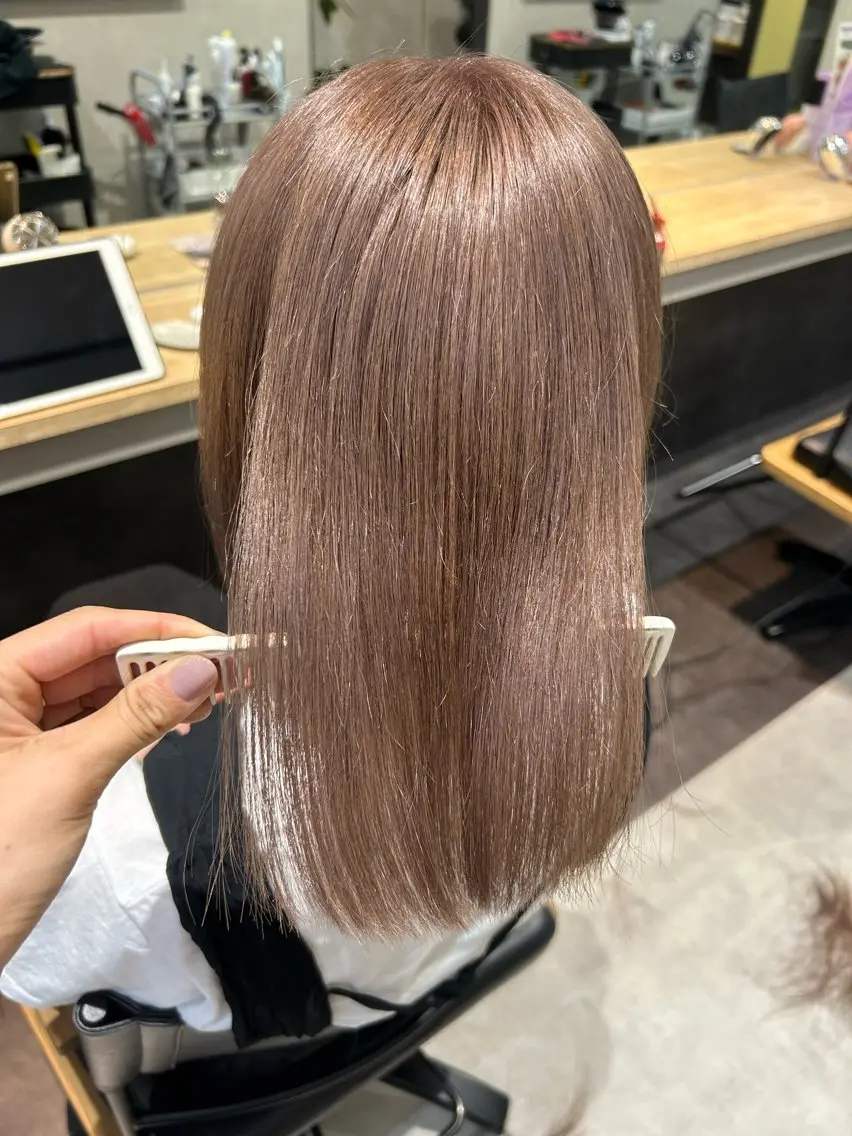 ショート カラー ベージュカラー ブリーチ カット ヘアカラー トリートメント hubhair レイヤー/透明感のヘアスタイル