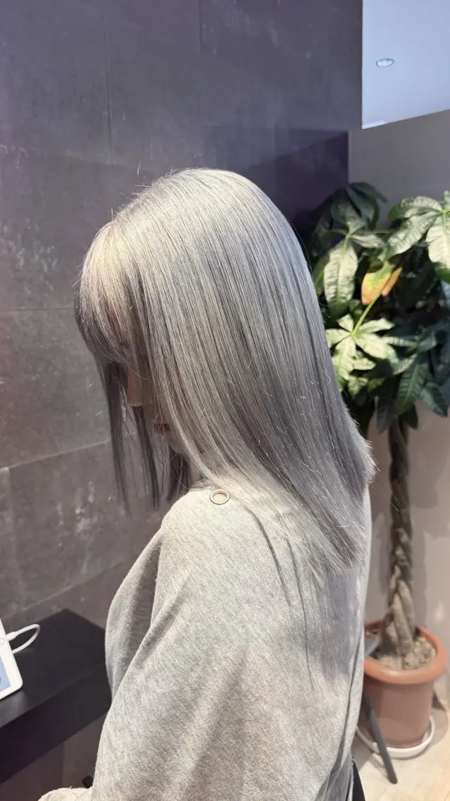 ミディアム カラー ヘアカラー トリートメント ブロンド⚡️複雑履歴 💛岡山駅💜ねねのヘアスタイル