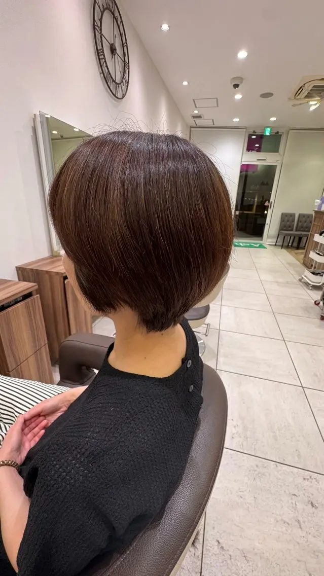 ショート カラー ブラウンカラー ナチュラルブラウン ショートヘア カット ヘアカラー 薮押 いづみのヘアスタイル