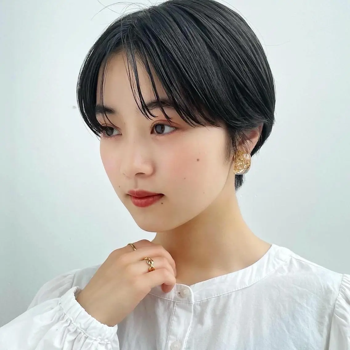 ショート ショートヘア レイヤーカット/透 明感カラー/西田祐賀のヘアスタイル