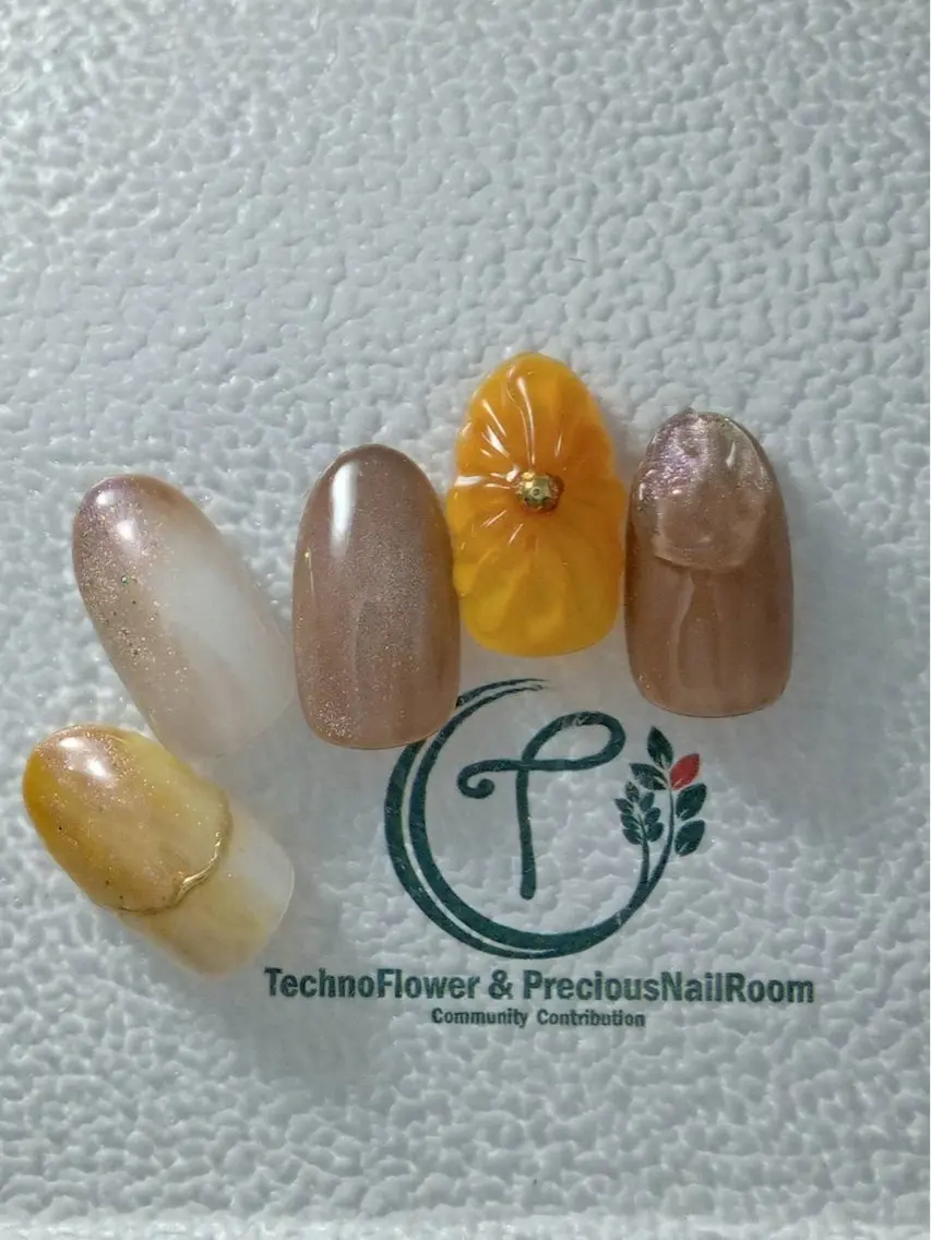 ネイル フラワーネイル precious nail roomのネイルデザイン