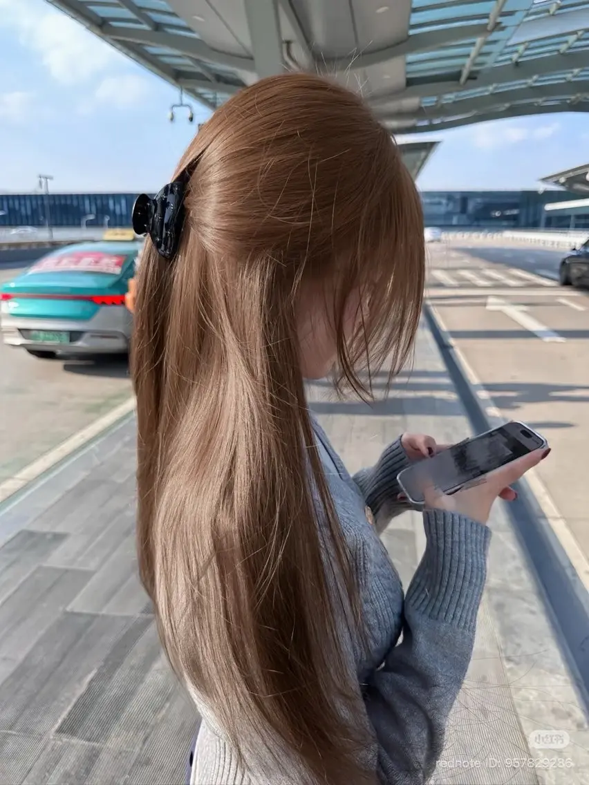 セミロング ヘアカラー 高原 爽箕のヘアスタイル
