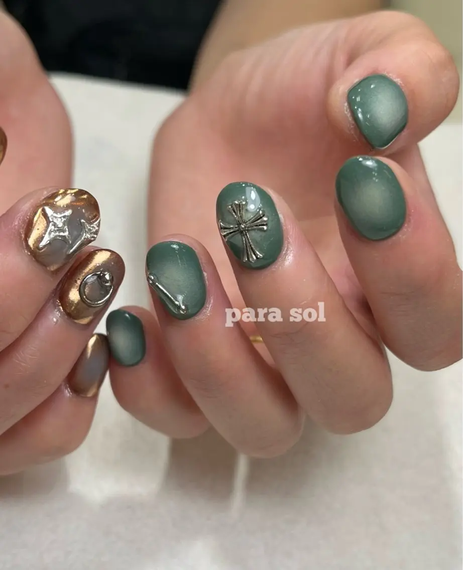 ネイル シルバー ハンドネイル フットネイル Para Sol nail　Maoのネイルデザイン