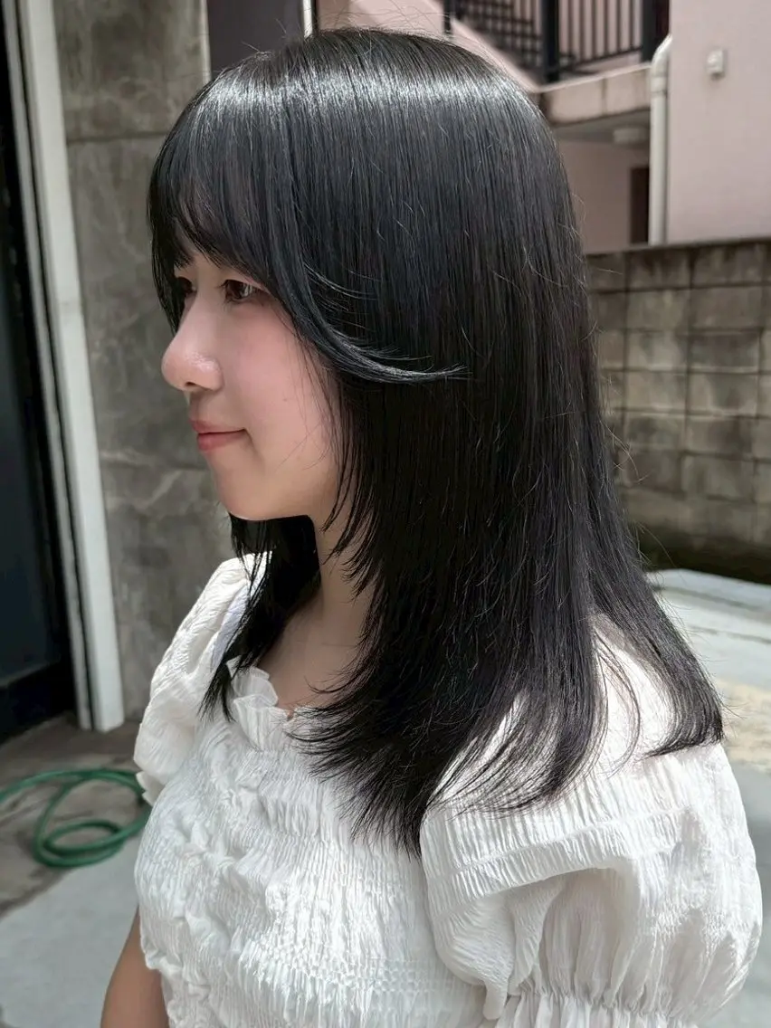 セミロング カラー 黒髪 ブルーカラー ブルーブラック レイヤーカット カット ヘアカラー トリートメント 透明感カラー/パーマ 🌀アオノのヘアスタイル
