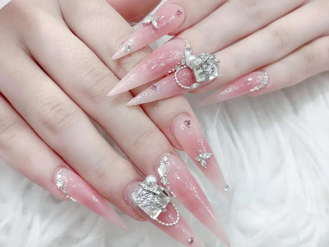 ネイル チークネイル 長さ出し キラキラネイル 韓国ネイル ロングネイル KTNail 🎀 長さ出し専門店のネイルデザイン