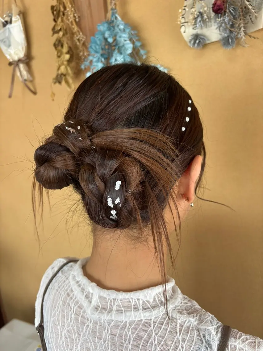 お呼ばれヘアセット  アップスタイルの写真