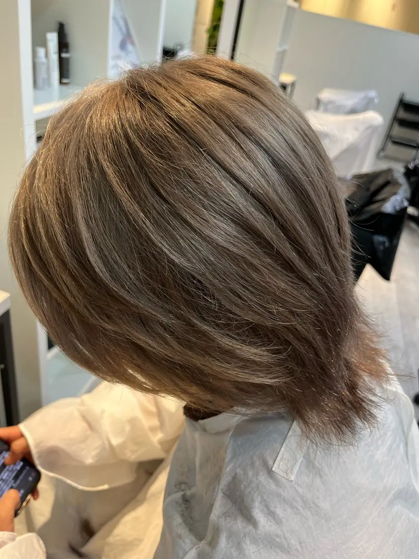 カラー 山口 留奈のヘアスタイル