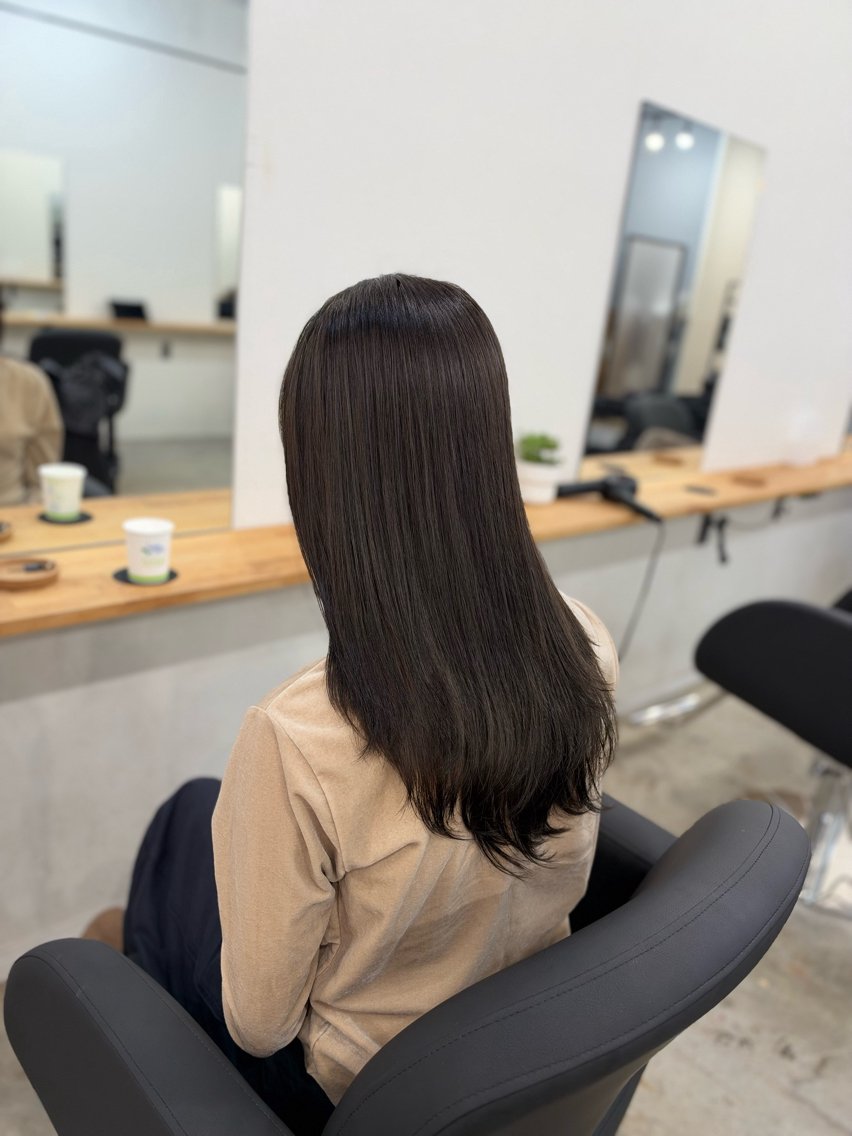 ロング カラー 透明感カラー ダークグレー ダークグレージュ グレージュ ヘアカラー 大石 煌湧のヘアスタイル