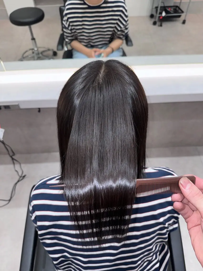 セミロング カット 縮毛矯正 トリートメント 髪質改善/美髪縮毛矯 正のスペシャリストのヘアスタイル