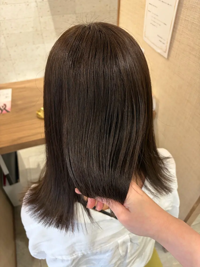 ミディアム カラー ベージュカラー オリーブベージュ ボブ 澤田 華月のヘアスタイル