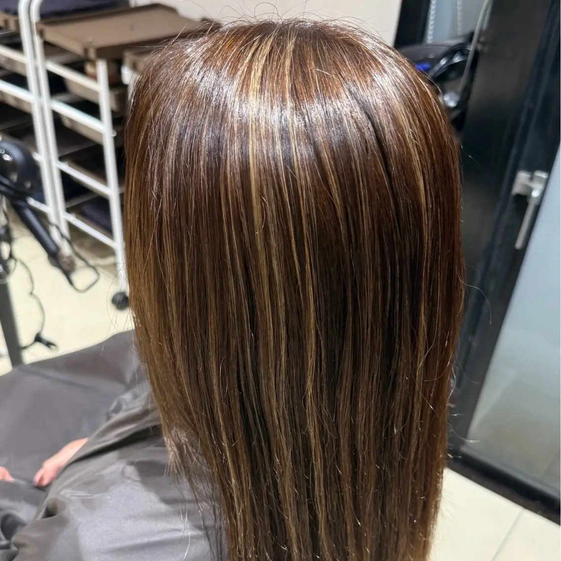 カラー ハイライトカラー ヘアカラー 辻屋 涼香のヘアスタイル