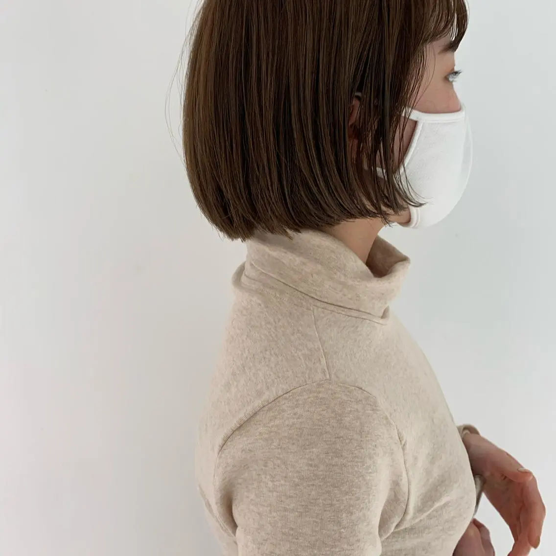ショート SAKINO ベージュカラーのヘアスタイル