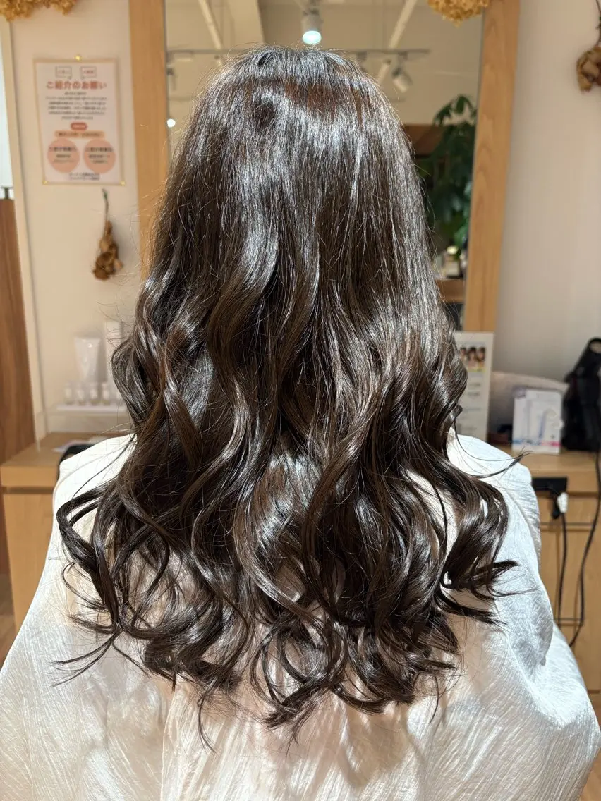 ロング カット ヘアカラー ヘアーアンベリール ことねのヘアスタイル