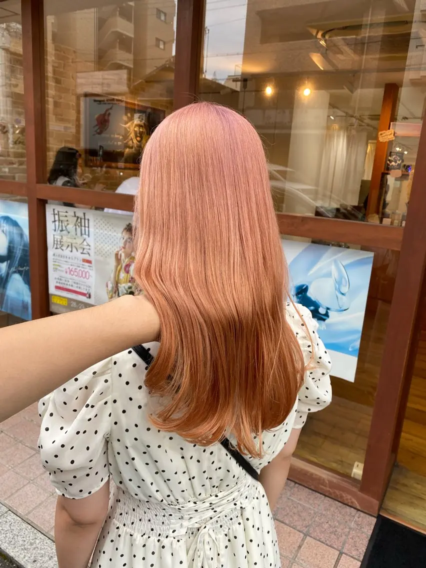 ロング カラー ブリーチ オレンジ ピンクカラー 縮毛矯正とレイヤー カット/杉村凜汰郎のヘアスタイル