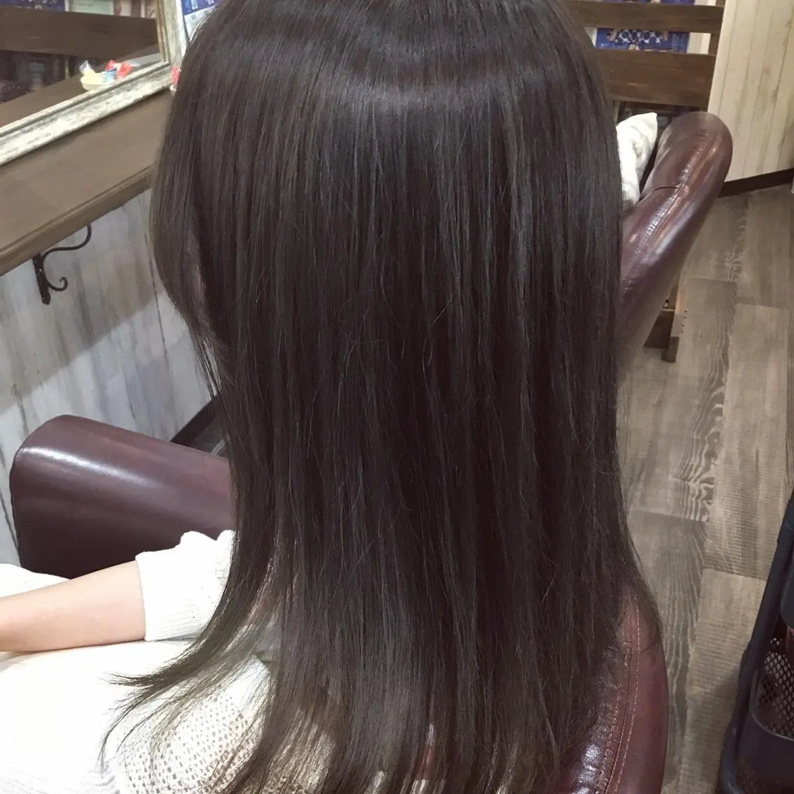 セミロング カラー embrace エンブレイスのヘアスタイル