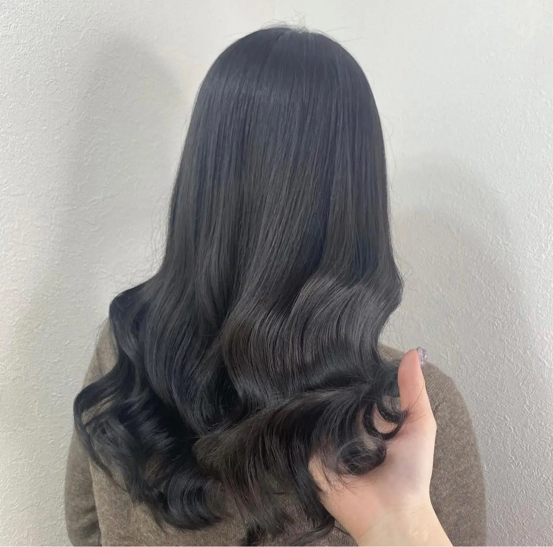 ロング カラー 黒髪 透明感カラー 遠藤沙也加 /レイヤーカットのヘアスタイル