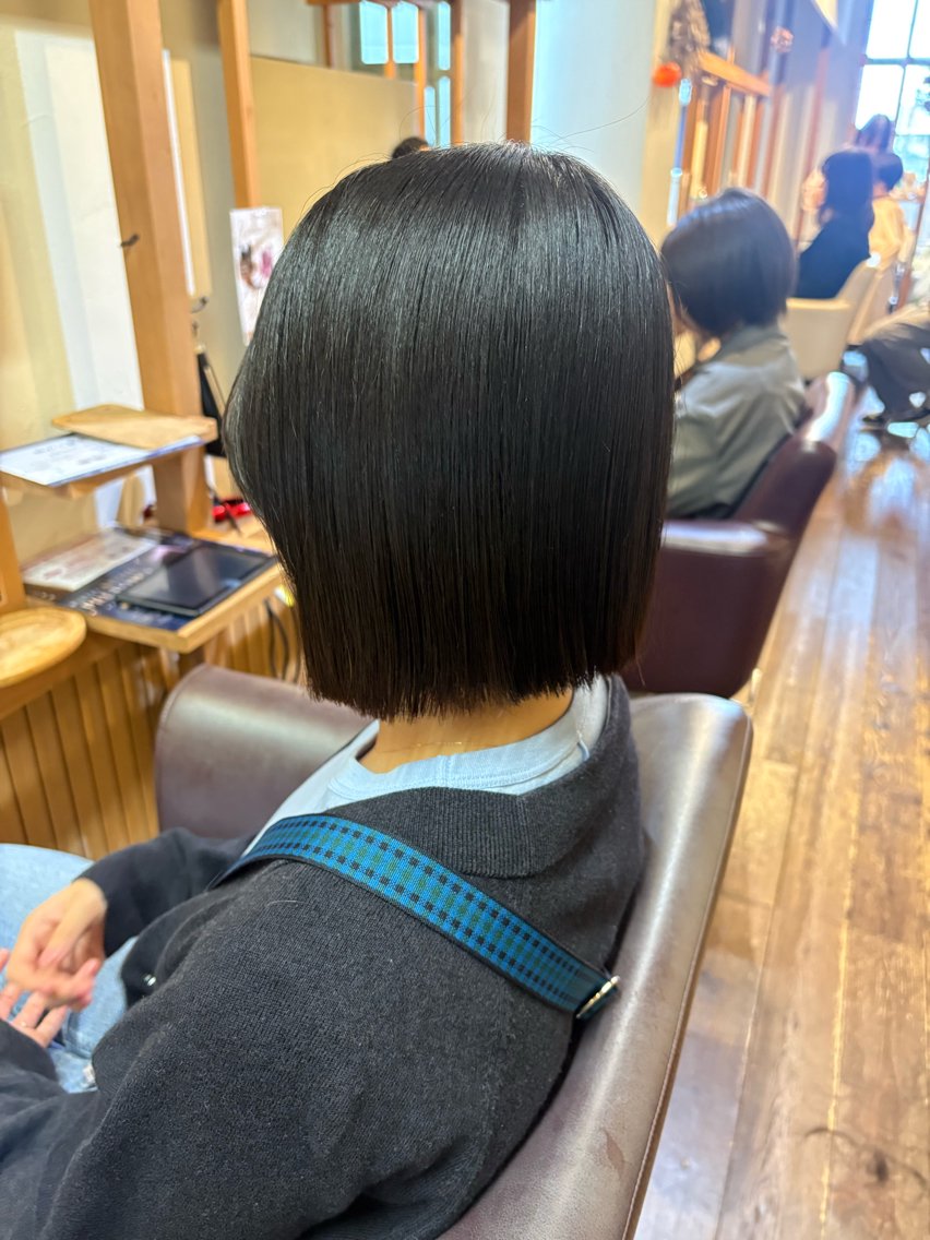 カット トリートメント ツヤ感カラー✨/ 顔周りカット西川絢音のヘアスタイル