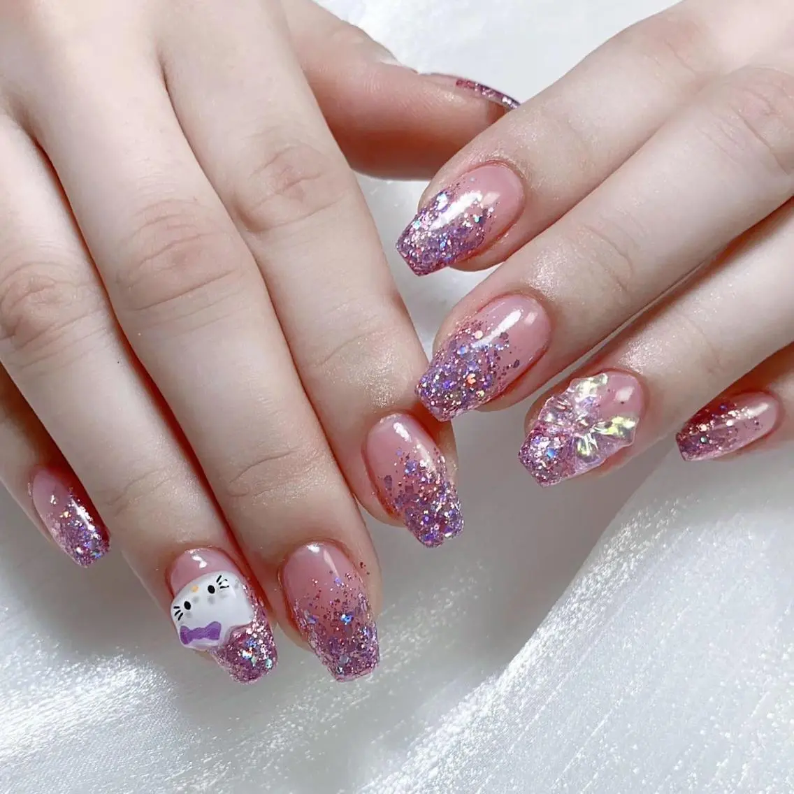 ネイル グラデーション ラメ(グリッター) ラメグラデーション ハンドネイル NAILサロン 木にいるのネイルデザイン